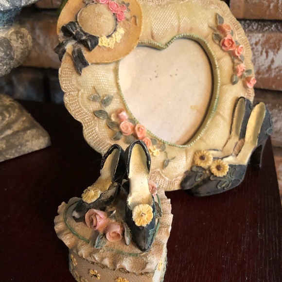 Vintage Resin Decor “Ladies Fashion” - Picture 2 of 7